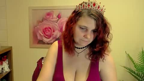 Snapshot of magic_kristy chatting on 11/18/25, 08:19 Kristy online show from 11/18/25, 08:19