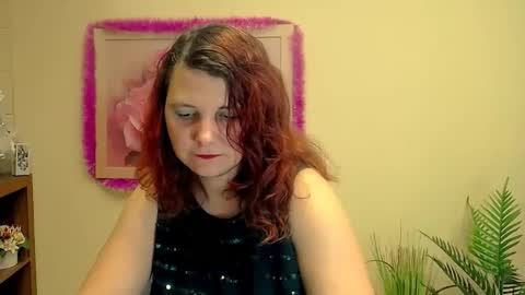 Snapshot of magic_kristy chatting on 12/19/25, 08:32 Kristy online show from 12/19/25, 08:32