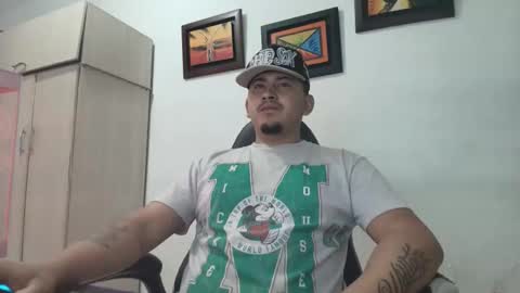 magic_milk23 online show from 11/20/25, 10:59