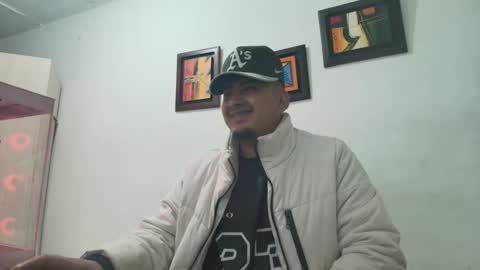 magic_milk23 online show from 11/27/25, 04:36