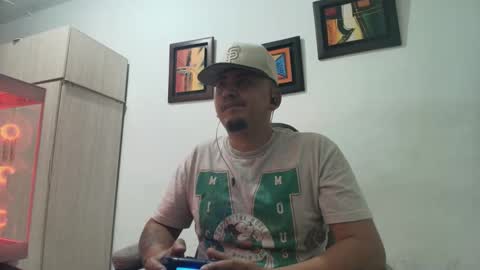 magic_milk23 online show from 11/27/25, 11:51
