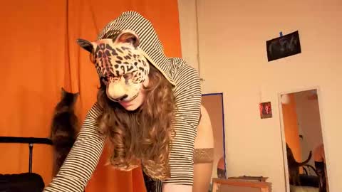 Mikky or Moon online show from 02/18/26, 07:54