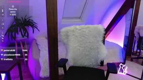 Zooey online show from 12/16/24, 09:41