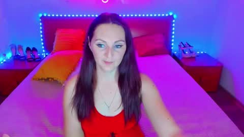 Snapshot of magiceyess chatting on 12/08/24, 04:28 Lili and Bella online show from 12/08/24, 04:28