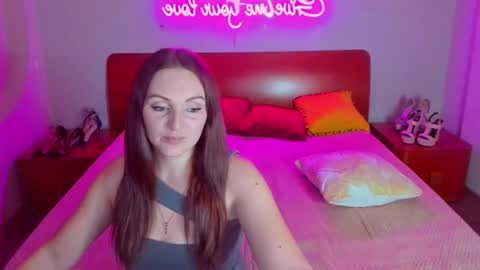 Snapshot of magiceyess chatting on 03/12/25, 10:48 Lili and Bella online show from 03/12/25, 10:48