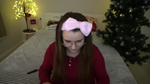 Emily online show from 12/09/24, 02:17