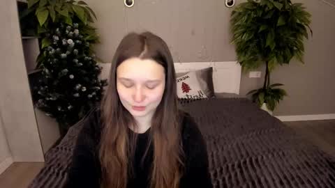 Snapshot of magicpeachhs chatting on 01/14/26, 06:52 Emily online show from 01/14/26, 06:52