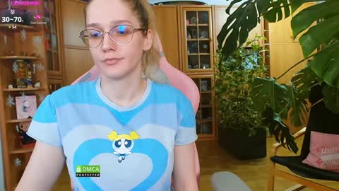 Nicole online show from 02/07/25, 12:53