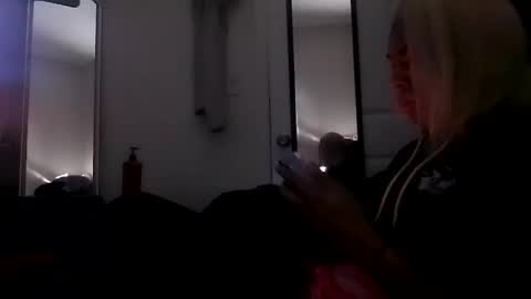 magiicboo online show from 10/28/25, 07:01