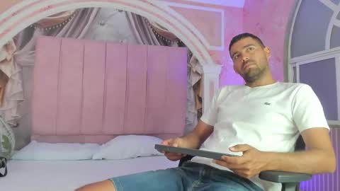 Snapshot of magnus_alejo chatting on 04/12/26, 11:26 Magnus Alejo online show from 04/12/26, 11:26