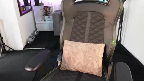 If you want me to use the Lovense please let me know  --    online show from 02/18/26, 06:15