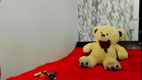 Snapshot of maia_bronce chatting on 09/15/25, 10:04 Maia Bronce online show from 09/15/25, 10:04