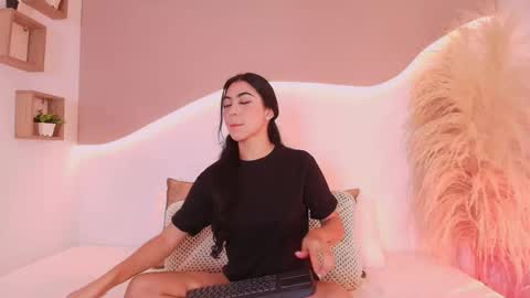 MAIA  LIA  online show from 01/17/26, 12:37