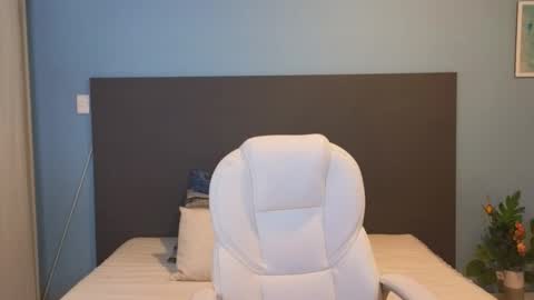 Snapshot of maiaa_ruiz chatting on 01/04/25, 12:49 Maiaa Ruiz online show from 01/04/25, 12:49