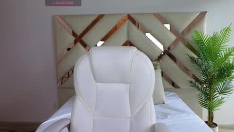 Snapshot of maiaa_ruiz chatting on 01/28/25, 01:27 Maiaa Ruiz online show from 01/28/25, 01:27