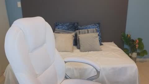 Snapshot of maiaa_ruiz chatting on 02/14/25, 05:25 Maiaa Ruiz online show from 02/14/25, 05:25