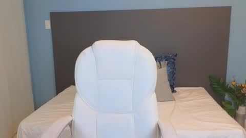 Snapshot of maiaa_ruiz chatting on 02/24/25, 04:15 Maiaa Ruiz online show from 02/24/25, 04:15