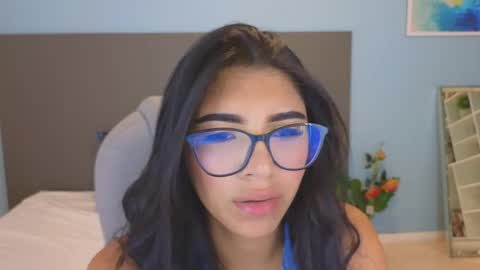 Snapshot of maiaa_ruiz chatting on 10/21/25, 02:40 Maiaa Ruiz online show from 10/21/25, 02:40