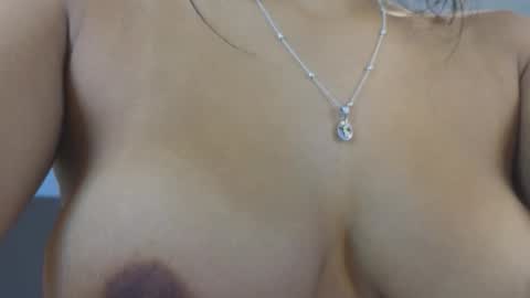 Snapshot of maiaa_ruiz chatting on 10/31/25, 03:35 Maiaa Ruiz online show from 10/31/25, 03:35