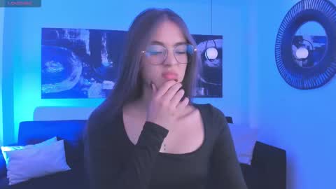  Maia  online show from 09/17/25, 06:20