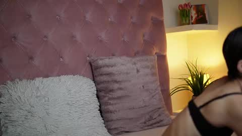  Maia  online show from 09/26/25, 07:29