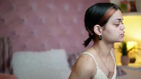  Maia  online show from 02/15/26, 07:54