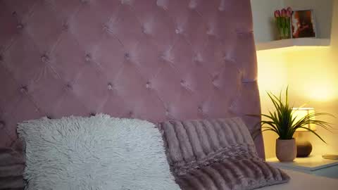  Maia  online show from 03/13/26, 06:58