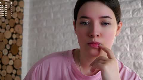 Lucy online show from 04/03/26, 02:09