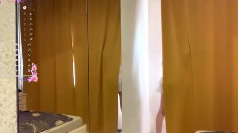 Snapshot of maidacompston chatting on 09/28/25, 09:14 Elina online show from 09/28/25, 09:14