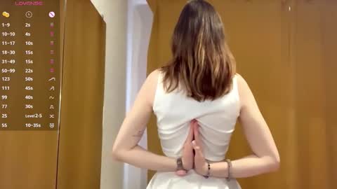 Snapshot of maidacompston chatting on 10/26/25, 10:21 Elina online show from 10/26/25, 10:21