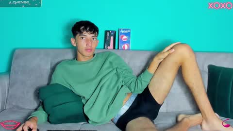 Maikol online show from 10/14/25, 01:01