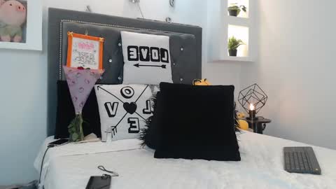 Maiky Cooper online show from 03/12/25, 08:08