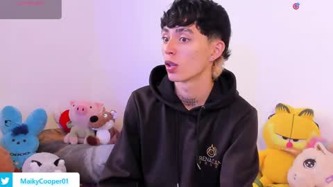 maiky_cooper01 online show from 04/29/26, 02:43