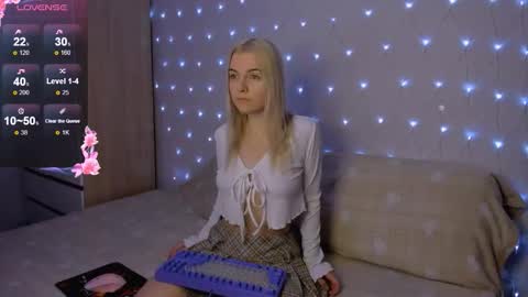 Your kitty online show from 09/19/25, 03:45