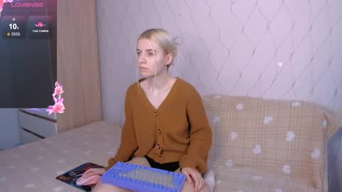 Your kitty online show from 10/14/25, 02:12