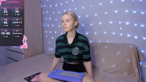 Your kitty online show from 11/06/25, 03:35