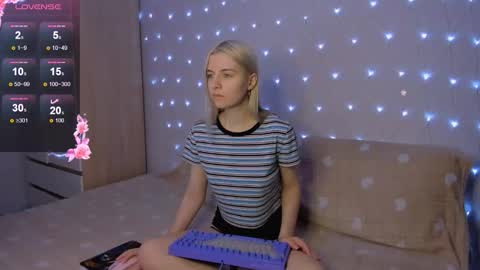 Your kitty online show from 11/15/25, 04:03