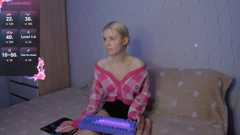 Your kitty online show from 11/25/25, 03:06