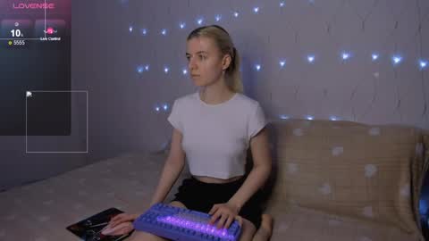 Your kitty online show from 06/02/26, 03:47