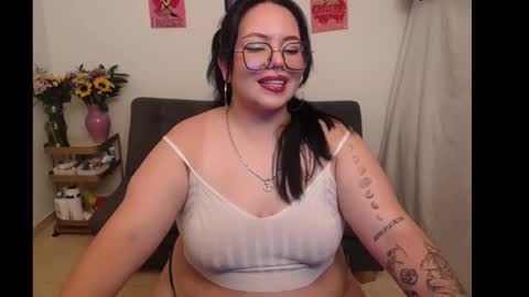 maily online show from 11/08/25, 12:22