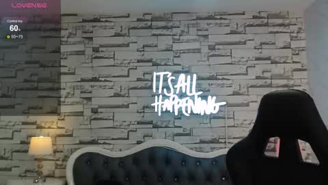 Snapshot of maily_a_ chatting on 10/16/25, 02:56 Maily online show from 10/16/25, 02:56