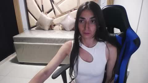 Snapshot of maily_a_ chatting on 10/27/25, 02:59 Maily online show from 10/27/25, 02:59