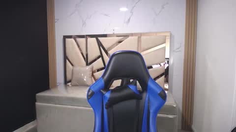 Snapshot of maily_a_ chatting on 11/12/25, 02:56 Maily online show from 11/12/25, 02:56