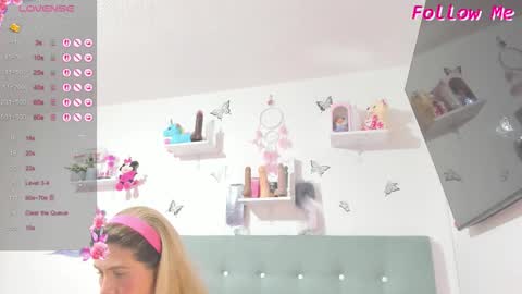 Maylin  online show from 10/26/25, 12:38