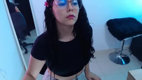 Snapshot of mailywindsor chatting on 03/04/25, 09:00 Maily online show from 03/04/25, 09:00