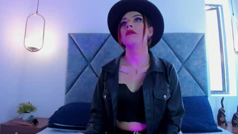 Snapshot of maiskeenzamara chatting on 12/01/25, 02:55 Zamara.... online show from 12/01/25, 02:55