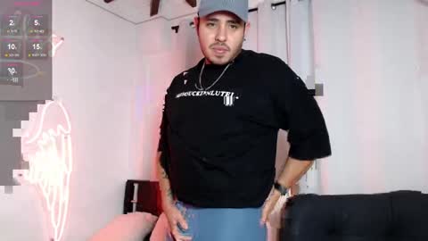 maison_xmed online show from 04/13/26, 07:41