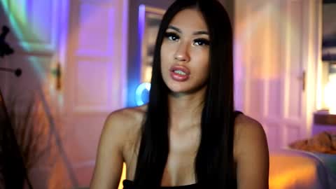 Snapshot of maistream chatting on 09/17/25, 12:40 Mai online show from 09/17/25, 12:40