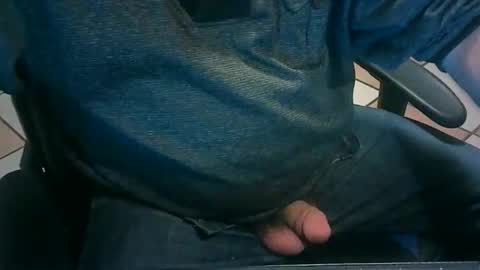 Snapshot of maitai42 chatting on 12/24/24, 01:27 Maitai42 online show from 12/24/24, 01:27