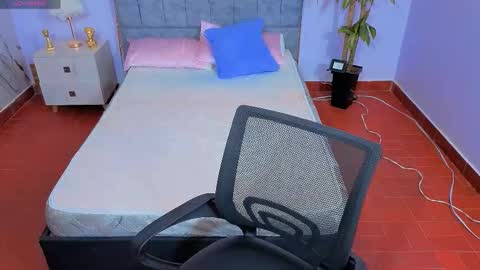 MAITE STONE1 online show from 01/11/26, 03:33